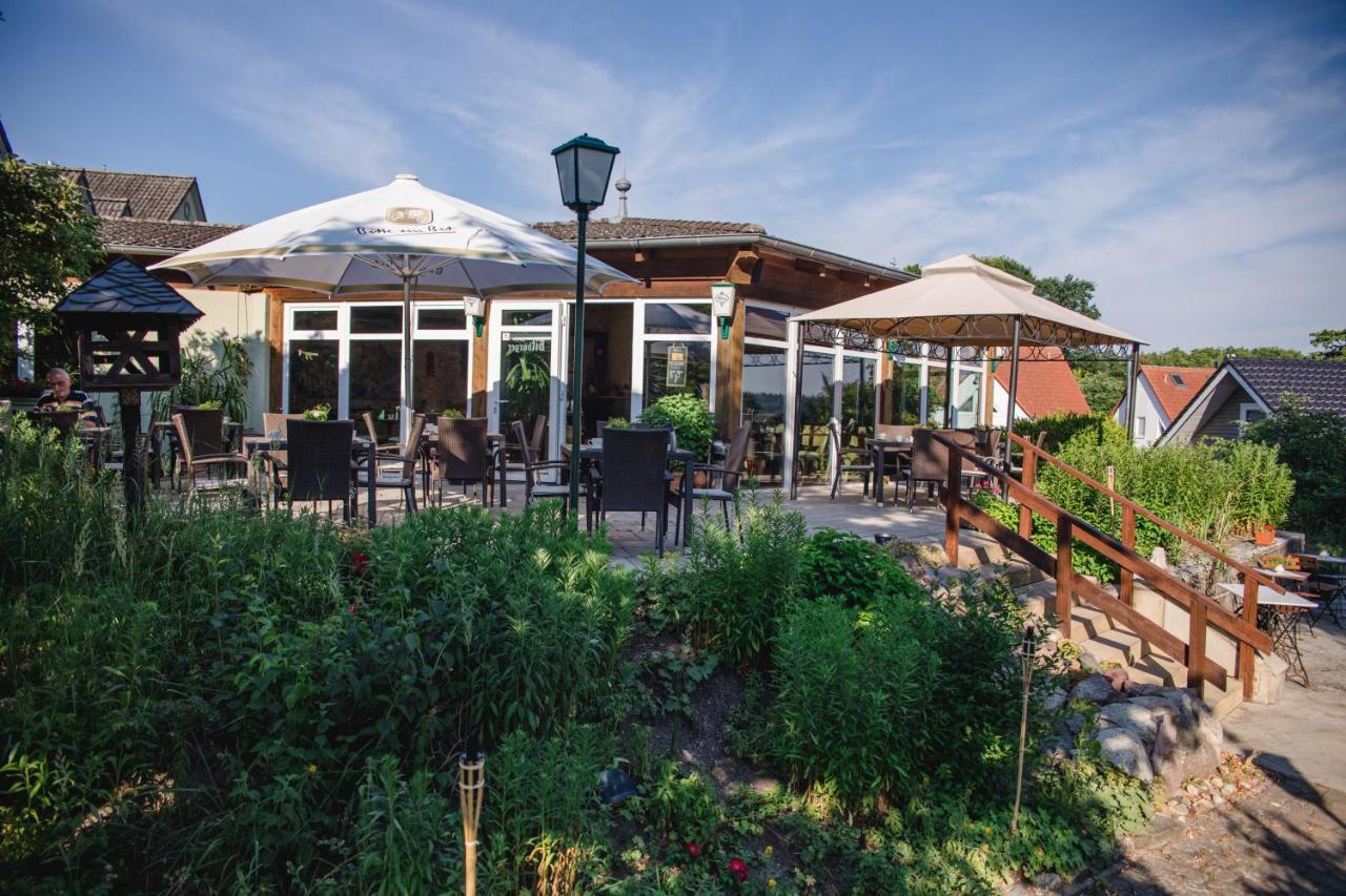 Landhotel Peters Canow Екстериор снимка