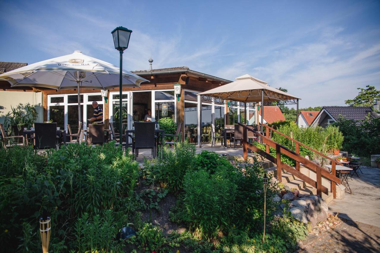 Landhotel Peters Canow Екстериор снимка