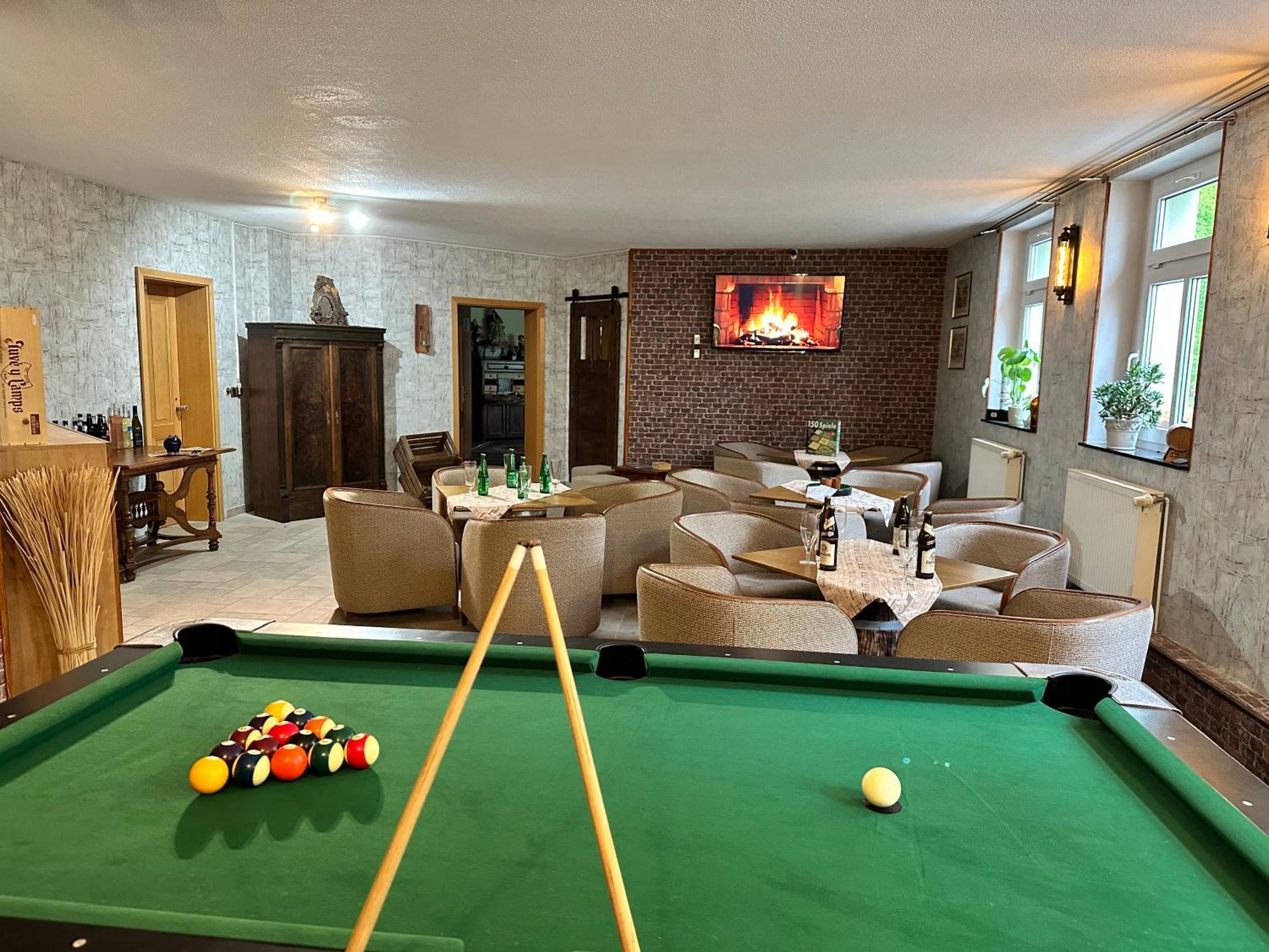 Landhotel Peters Canow Екстериор снимка